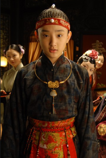 出道即巅峰却成为恋爱艺人盘点于小彤12年的容貌变化