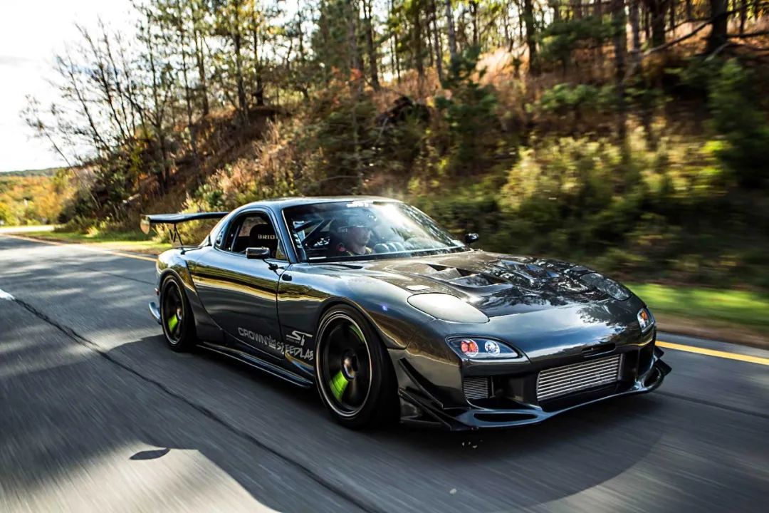 一台让人印象深刻的马自达rx-7