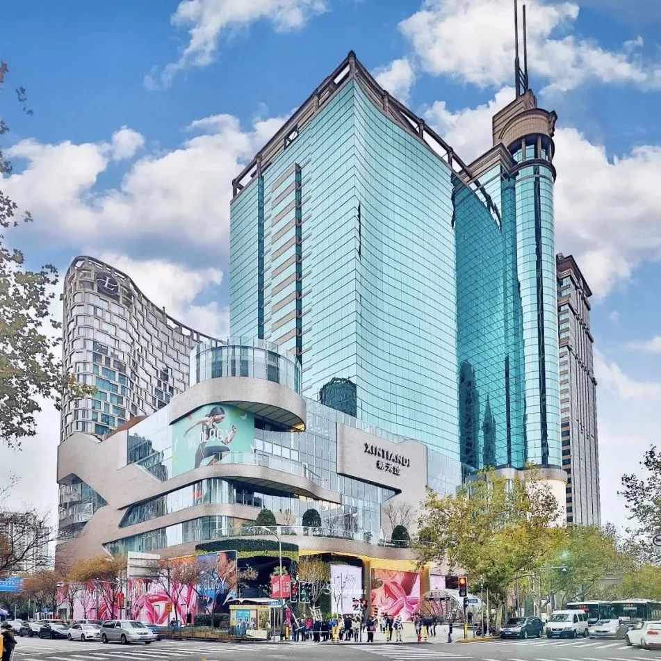 女 性时尚社交空间 新天地广场