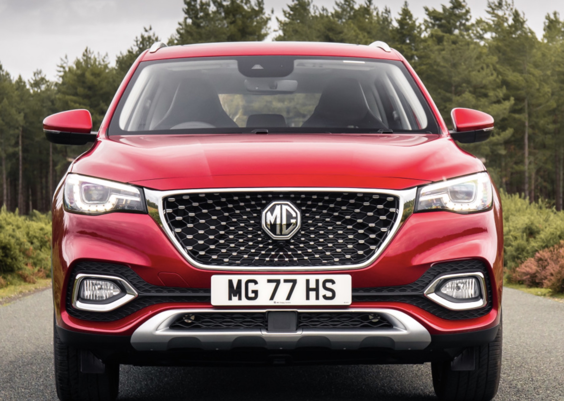 年轻人的第一辆车的好选择2019款名爵hs给你答案