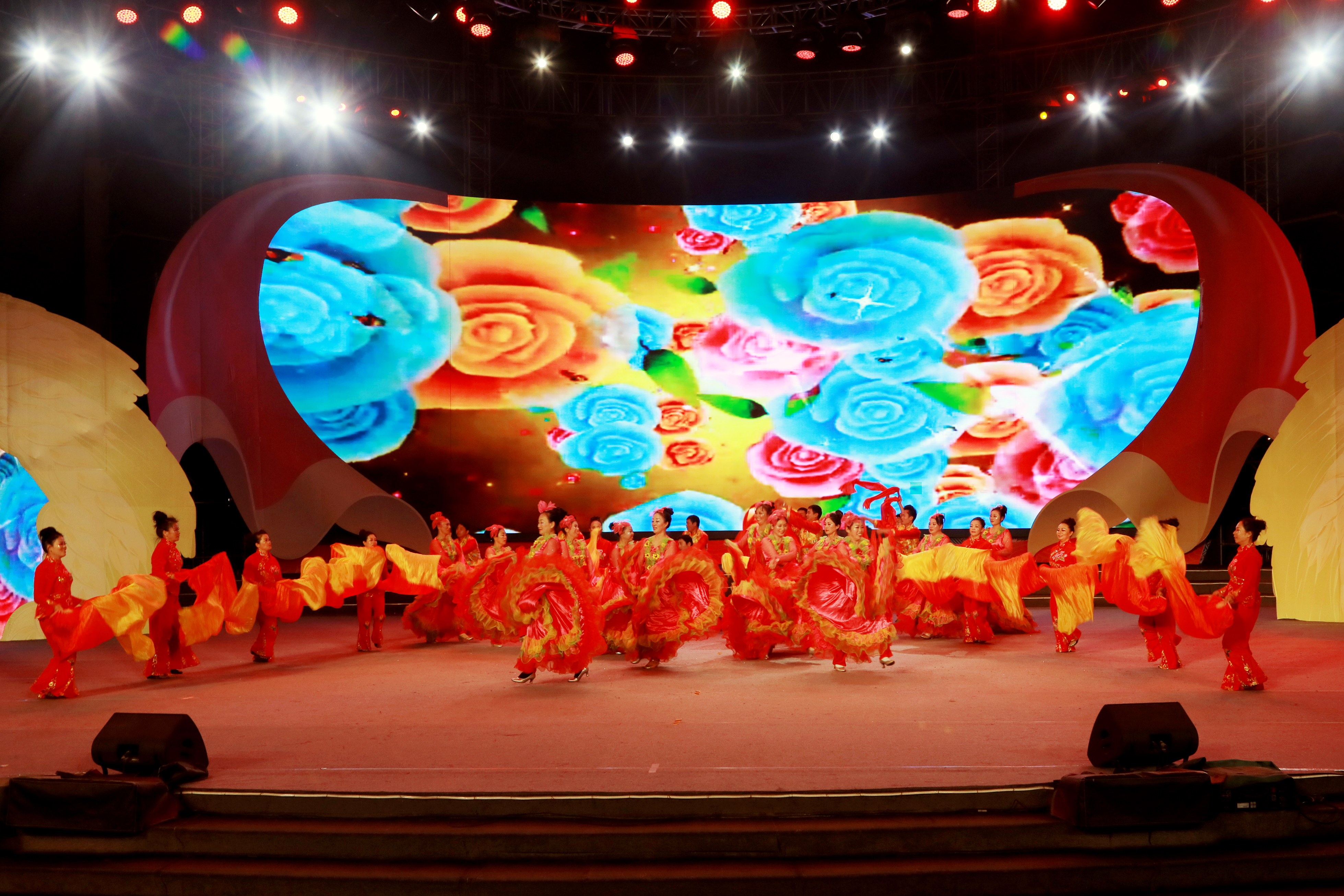 开场舞《欢聚一堂》