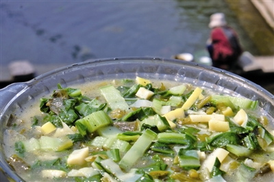 嚼过脚骨笋吃过倭豆饭是否还该来碗咸菜笋粒软菜羹