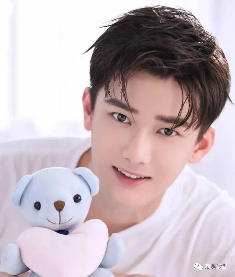 3,括号刘海发型