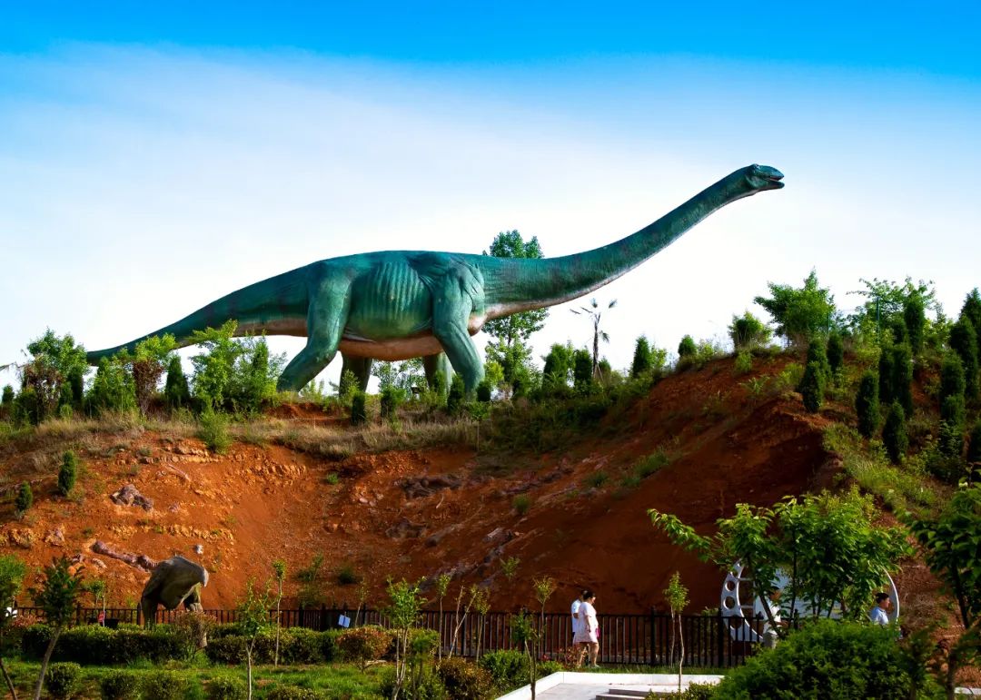 广州南沙新开一个恐龙公园，十几只恐龙能吼能叫还会动|南沙|恐龙|恐龙公园_新浪新闻