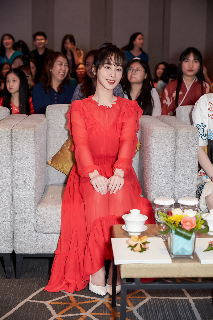 神秘缅甸行活动图公开杨紫出席欢乐颂仰光见面会亲和十足