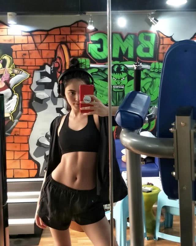 泰国第一神颜,美过lisa,拿下最年轻影后,好身材成为她的名片