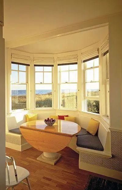 买到备受欢迎的半圆阳台,设计师建议打造成大浴室,这也太奔放了