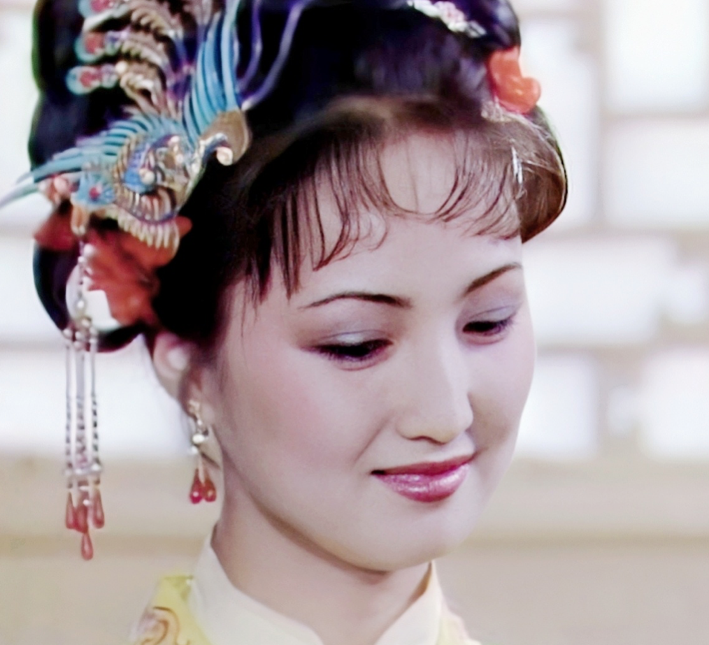 《红楼梦》里,平儿安分守己,凤姐为何对她很妒忌?