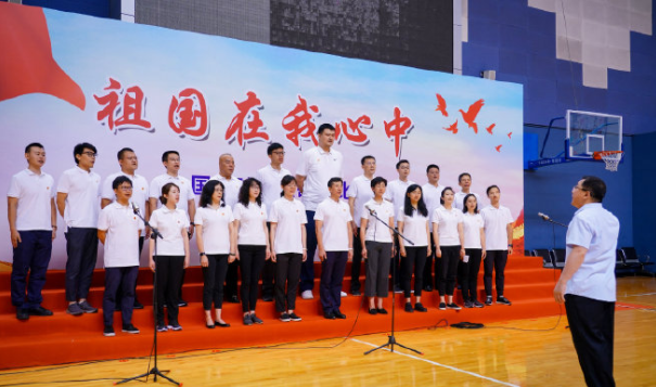 姚明爽约娄艺潇与可兰合唱我和我的祖国声音却只有一个人