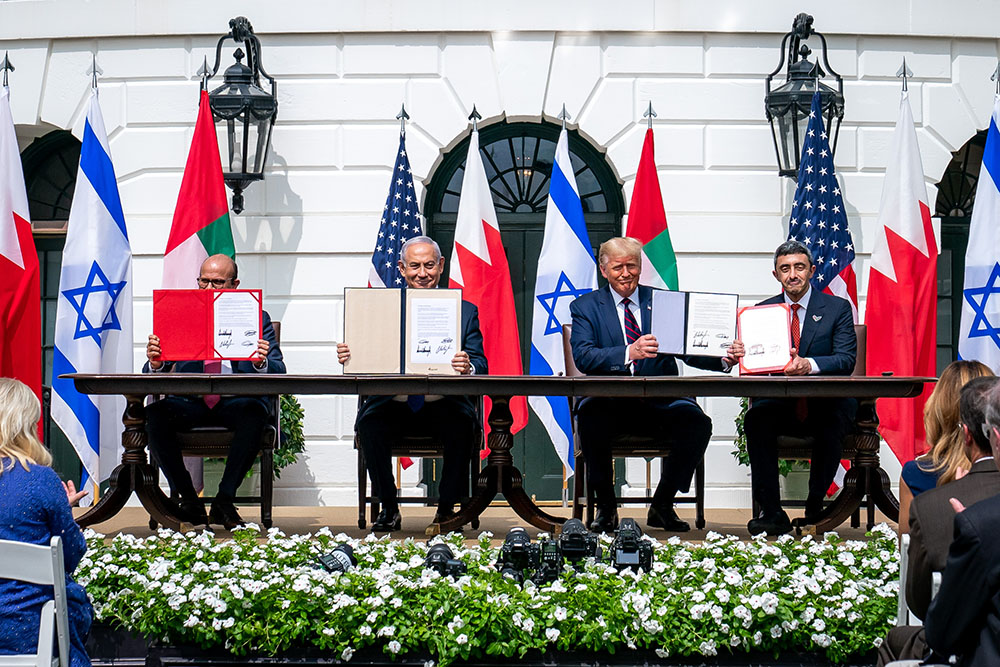当地时间2020年9月15日，美国总统特朗普在白宫主持以色列、阿联酋和巴林关系正常化协议的签署仪式。 人民视觉 图