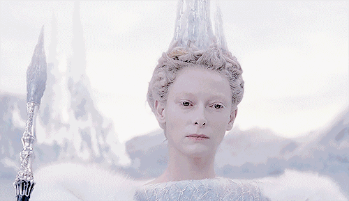 蒂尔达斯文顿出身贵族谈三人恋爱的文艺片女王她把自己活成了艺术