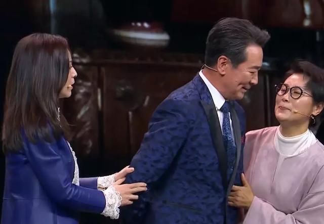 卫视春晚再掀回忆杀:《家有儿女》和《情深深雨濛濛》剧组重聚