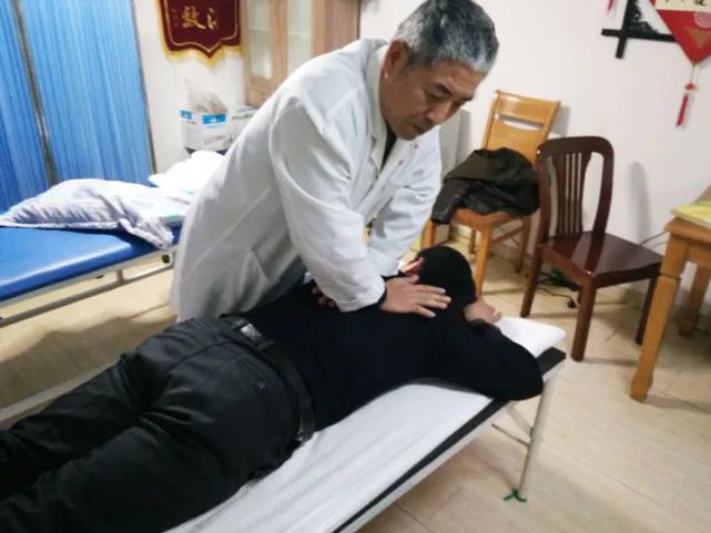 邹开歧东方魔手书写在三台古城的中医骨科传奇9中医骨科有传人