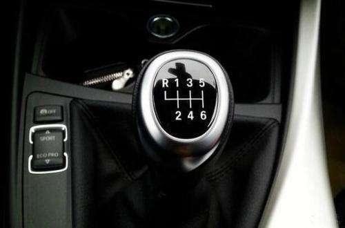 买手动挡汽车是因为穷它的好懂车的人才知道