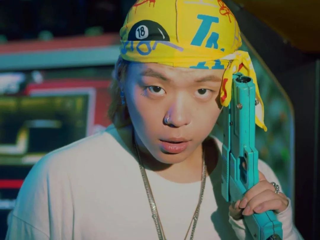 kid milli 的穿衣风格被认为是"高配版亚逼风"