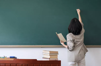 瑞安市教育局温州瑞安一临聘老师在校外开展有偿带生，被禁止在当地教学