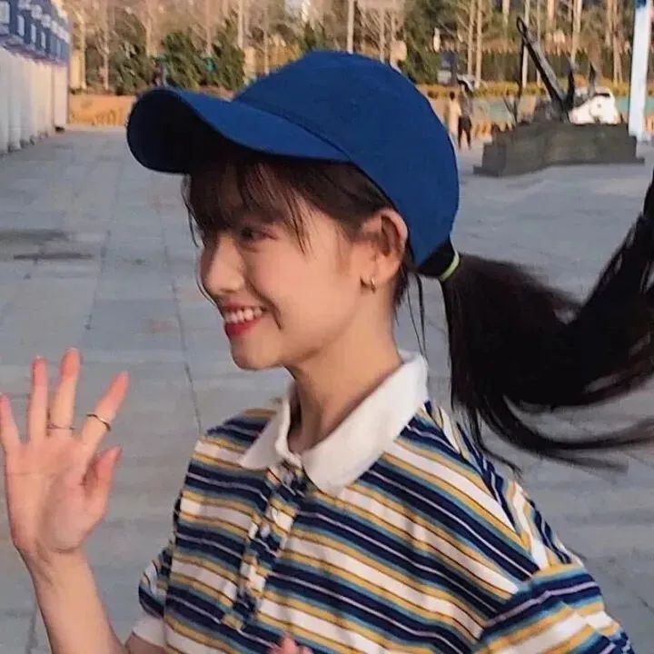 头像听说你们喜欢干净的女孩子我把钱花干净了