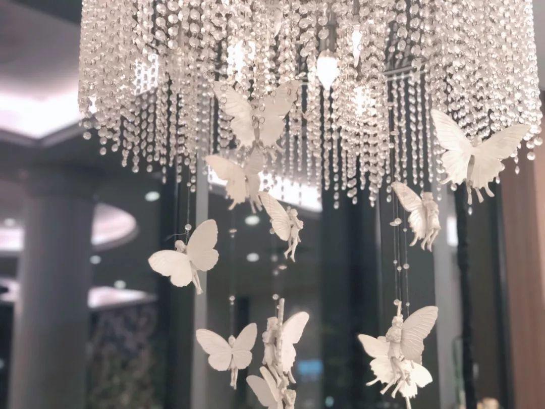 没有人真的喜欢孤独，只是生来孤独。, image size:1080x810