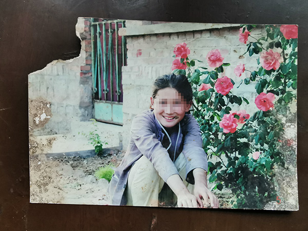 被虐待致死的方洋洋的照片。澎湃新闻记者 齐君  摄
