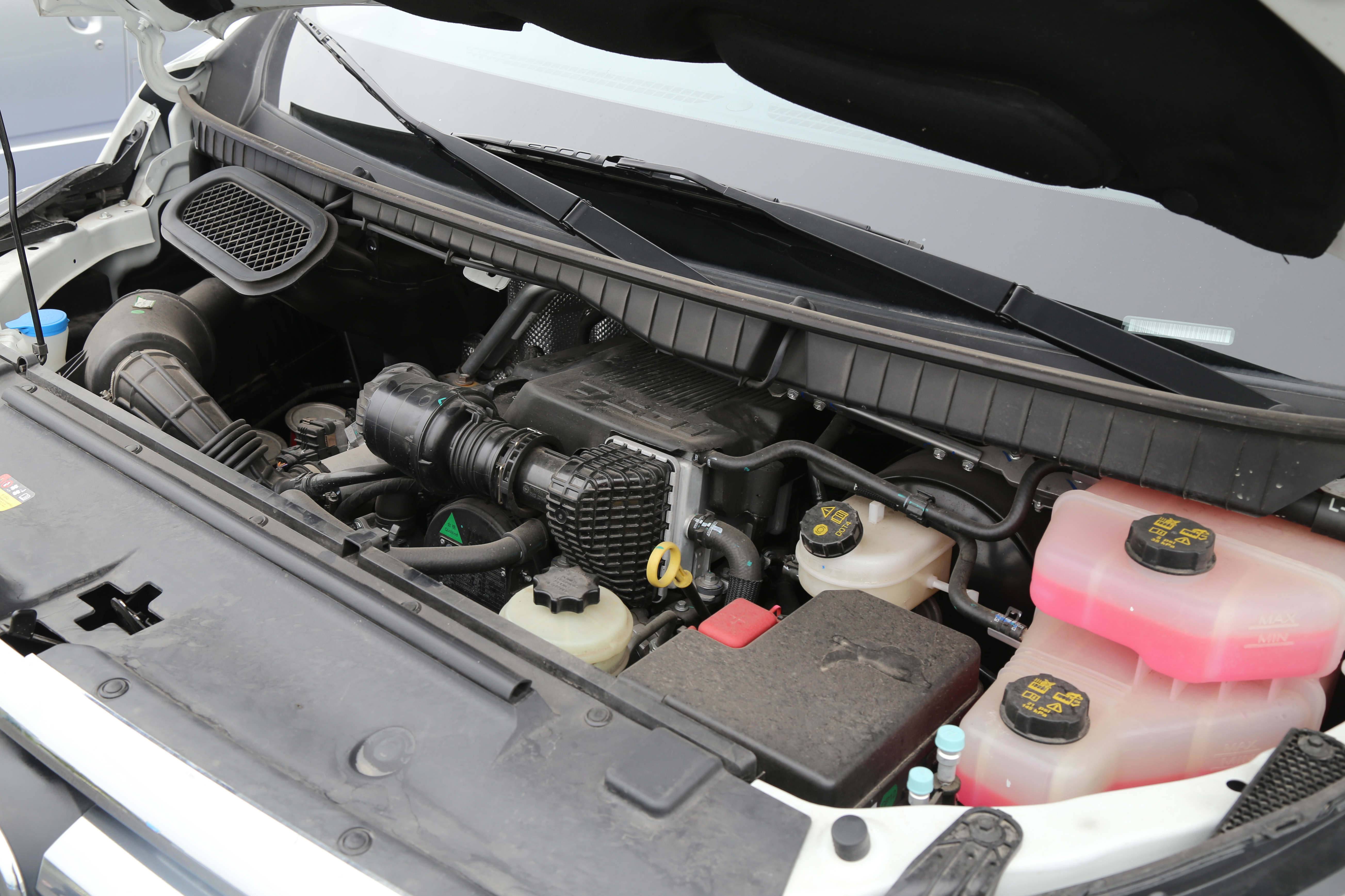 试驾上汽大通v80 plus,用轻客跑"金卡纳"是种怎样的体验?