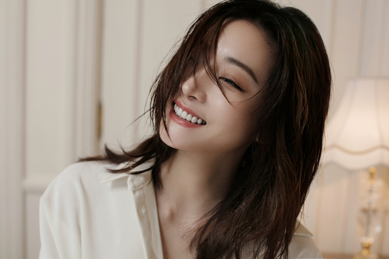 苑子艺新剧《有翡》热播 最新冬日写真彰显慵懒风情__凤凰网