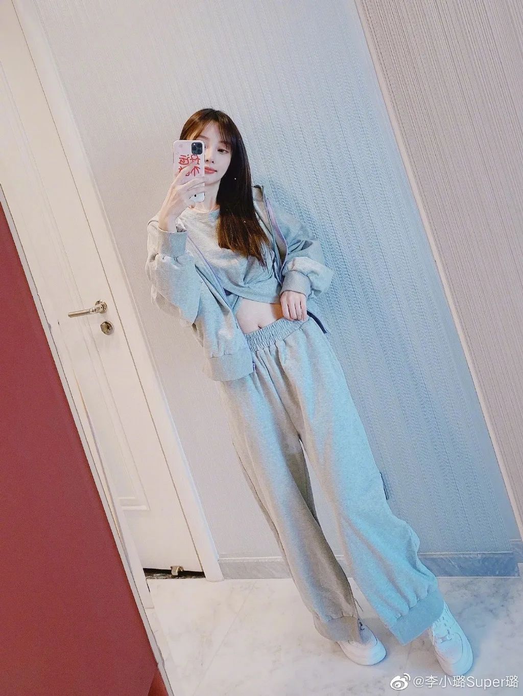 李小璐整出了过时网红画风?她这是闹哪一出