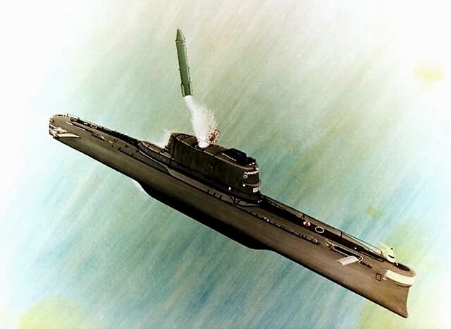 米尔号潜艇图片