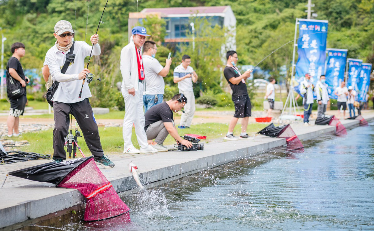 探索"抗疫助产主播带货"新模式,2020"浮标之乡"助推产业直播暨临湘游