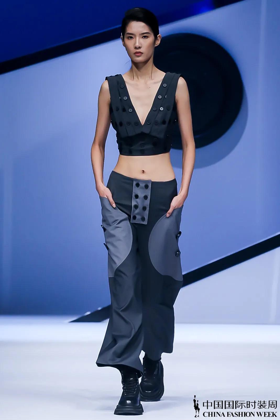 趋势| 2021春夏中国国际时装周流行款式分析