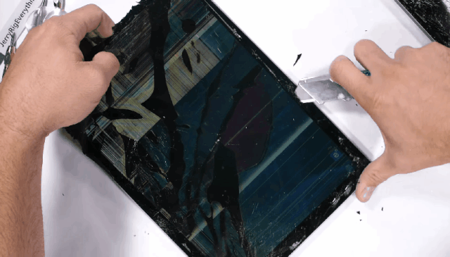 C6C9AEF8CF1FA80F741320C1AD4FDF16478AB789_size3180_w640_h365.gif