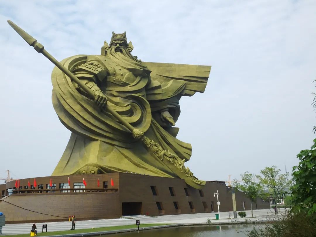三国重地荆州古城，世界最大关公圣像