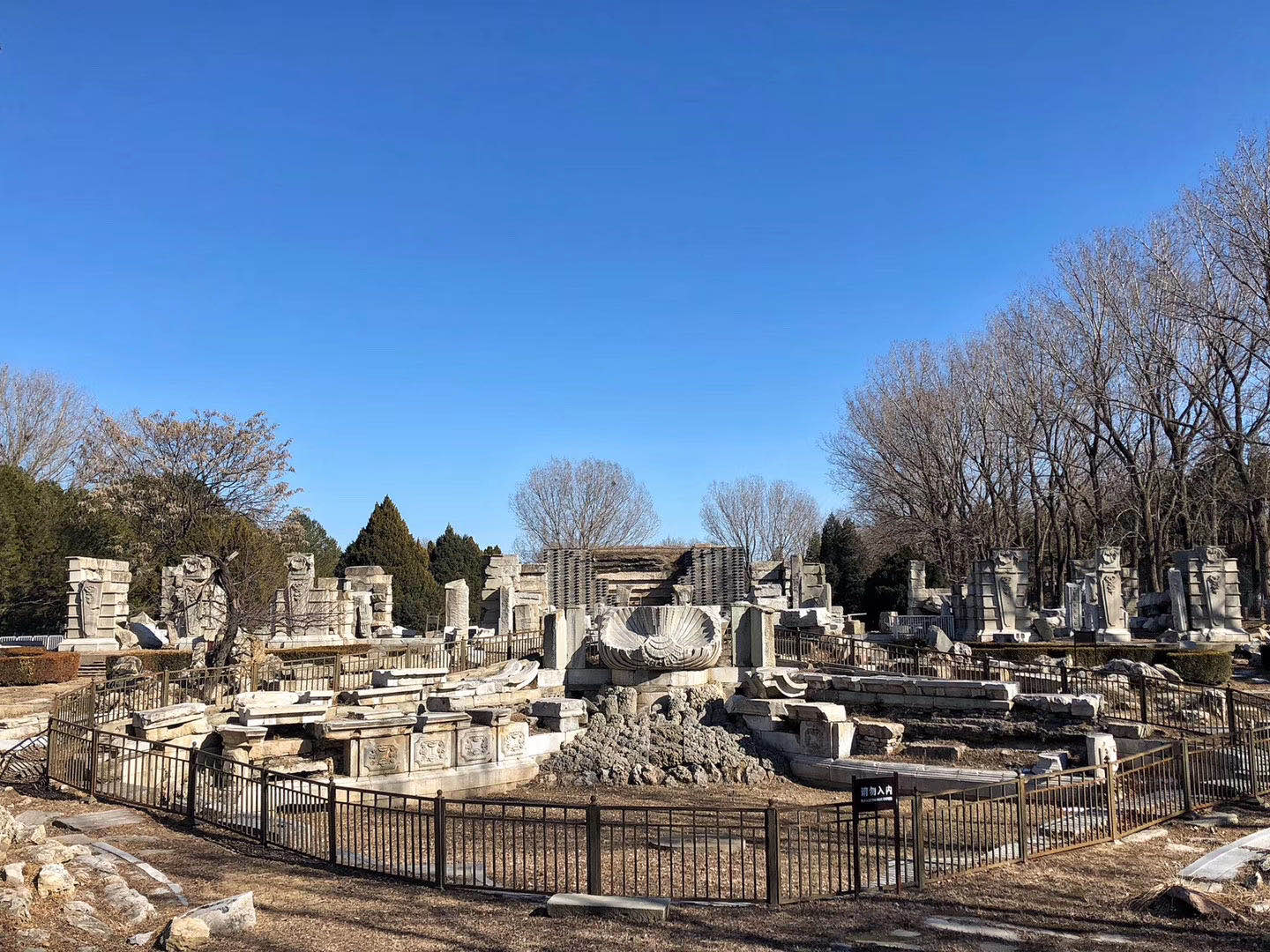 组图0202圆明园遗址