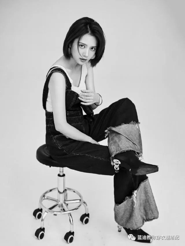 《亲爱的》孙亚亚火了就是敢穿,换编发穿粉色吊带裙,气质很出众