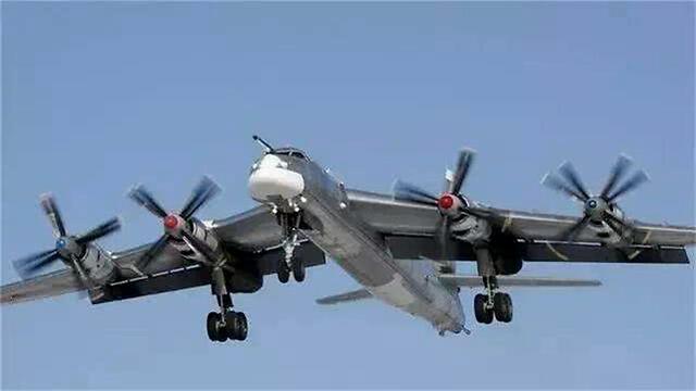 据了解,由图波列夫设计局研发的图-119核动力轰炸机原名为图-95lal