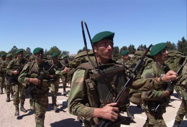 葡萄牙自1143年脱离西班牙成为独立王国,从此开始了自己的军事建设