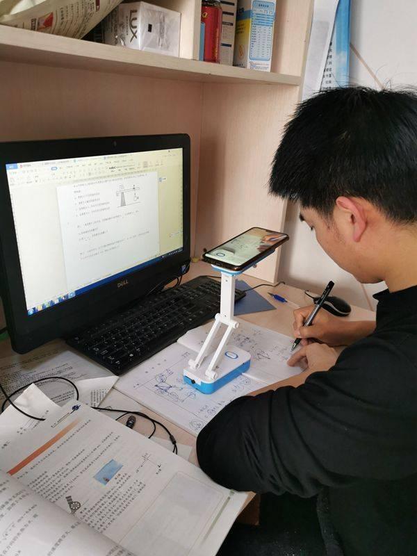 形式多样济南二中空中课堂有温度