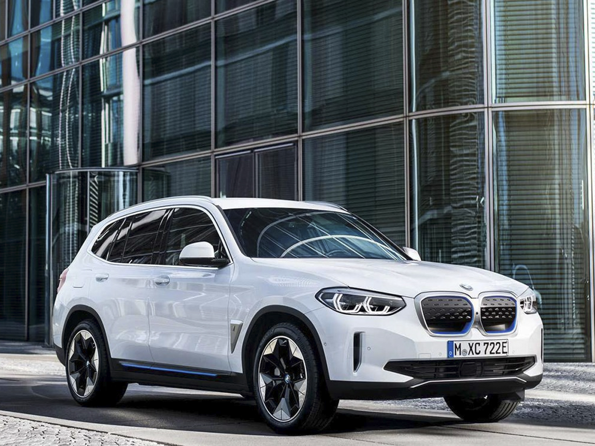 宝马纯电版x3发布,综合续航440km能否满足你?__凤凰网