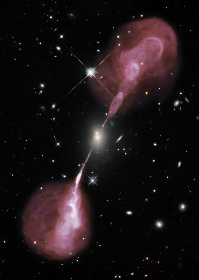 有的没有触手一般的悬臂 整体呈椭圆形 为 椭圆星系 (ngc 1316,图片
