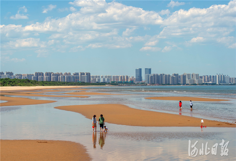河北秦皇岛:天蓝水美空气好