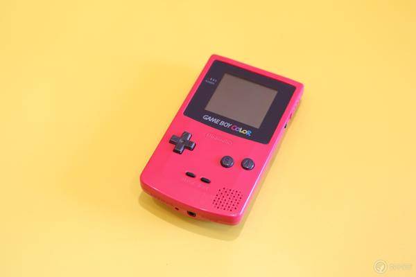 开机时出现彩色的gameboy当年冲击力可想而知