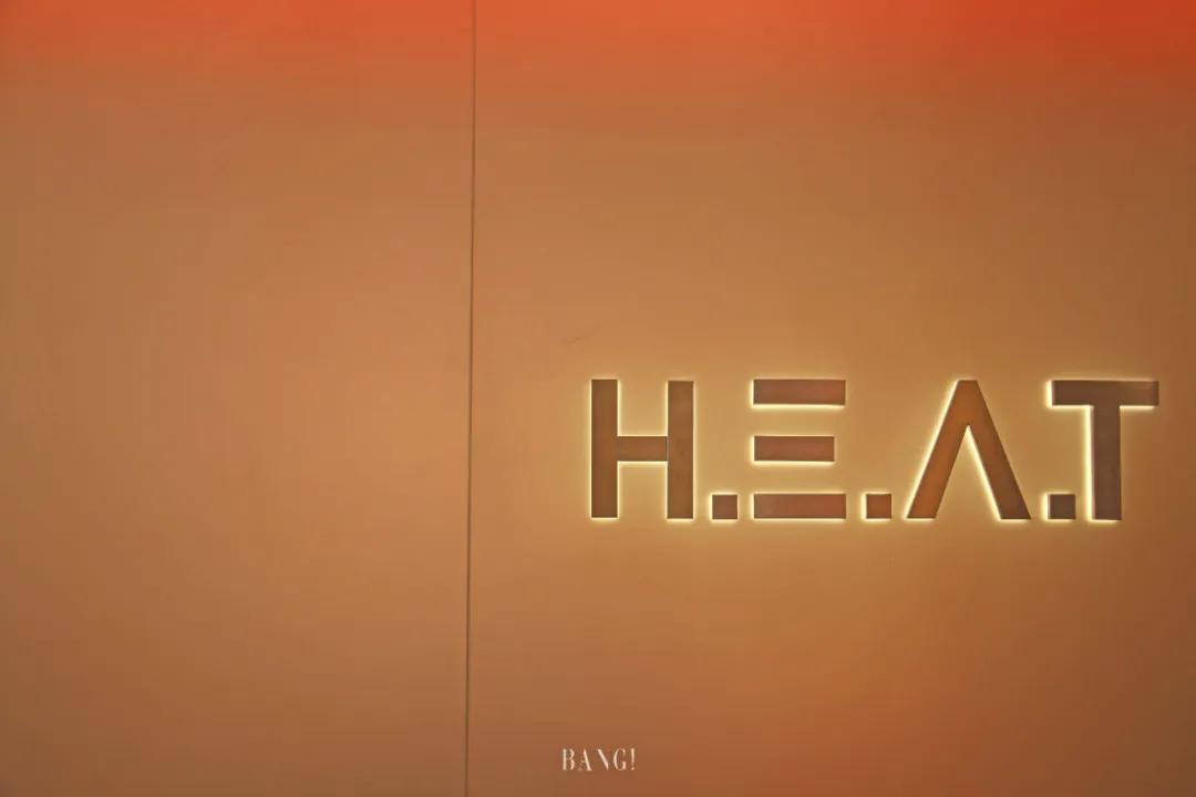 超大美妆宝藏店,全球首家喜燃来了!