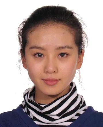 最尴尬的就是在办理手续或过安检时,工作人员拿着身份证对着你的脸