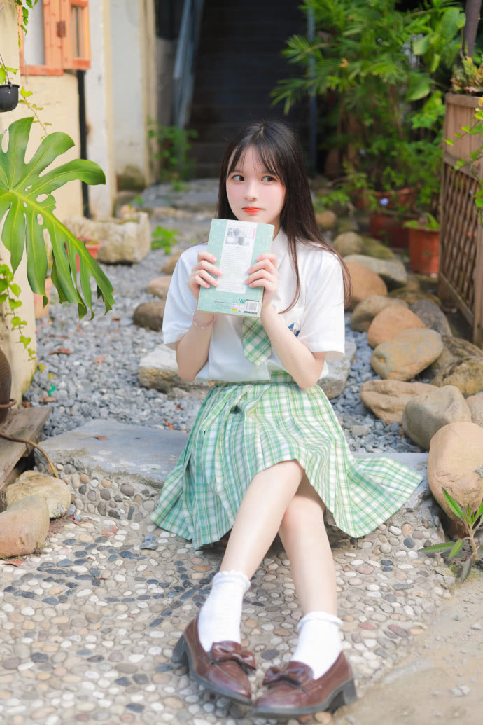 jk少女在春天里看那漫天的繁星