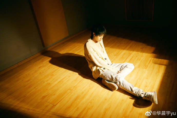 华晨宇《歌手当打之年》精彩看点 情感浓烈、温暖演唱《我们》
