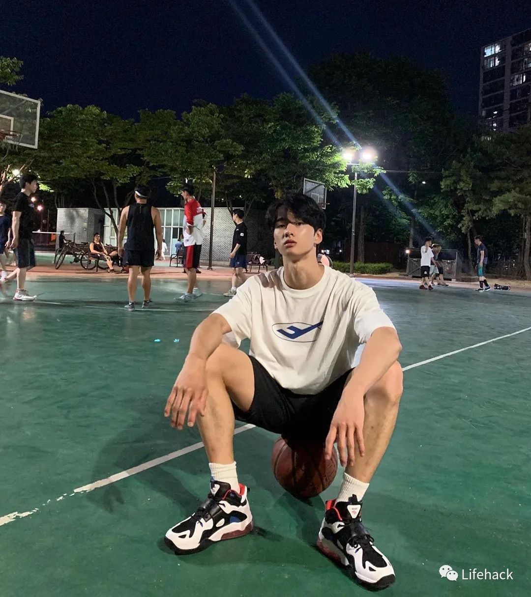 身高175183cm男生搭配参考