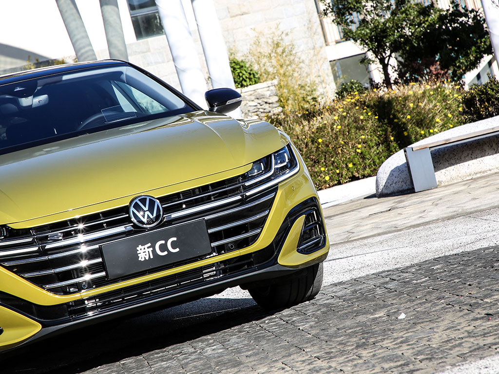 试驾新cc家族预算30万你会去选择一辆大众的中型车吗
