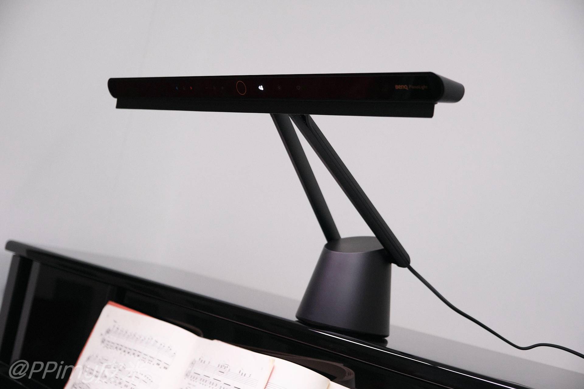 钢琴专用台灯开箱记 明基wit pianolight钢琴灯