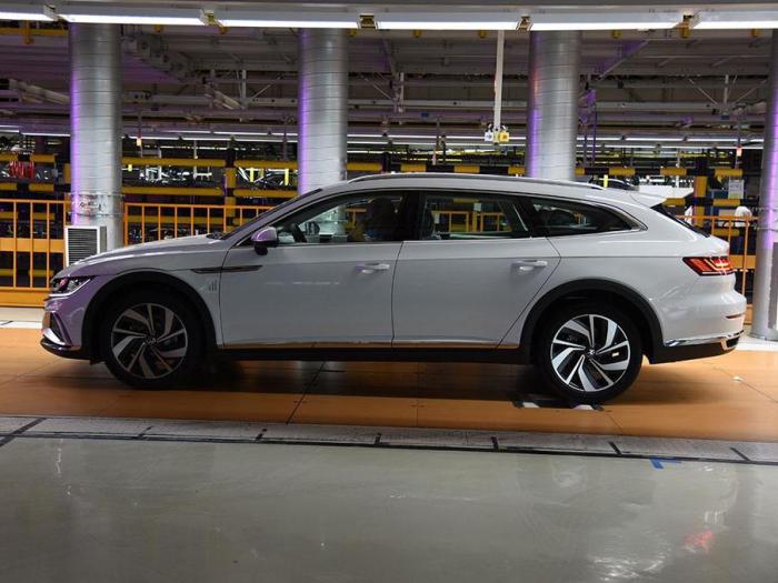 我认为一汽大众cc并没有将旅行版的车型原封不动的国产,而将猎装车