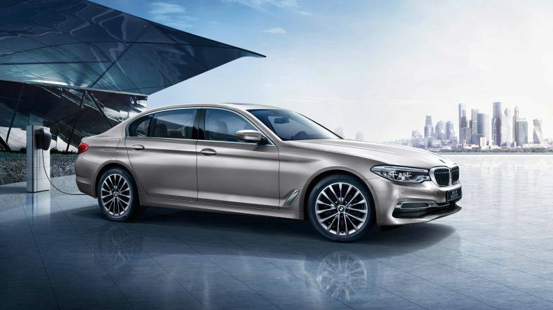 08.BMW 5系插电式混合动力里程升级版.jpg