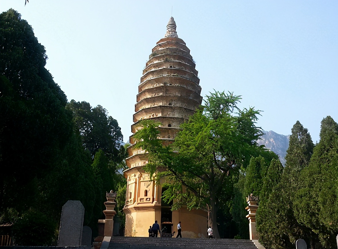 河南古建筑嵩岳寺塔中国现存最早的砖塔